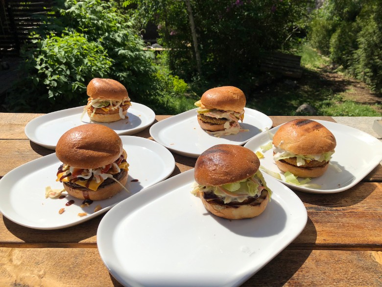 Avsmakningsmeny, hamburgare, el-giganten på besök