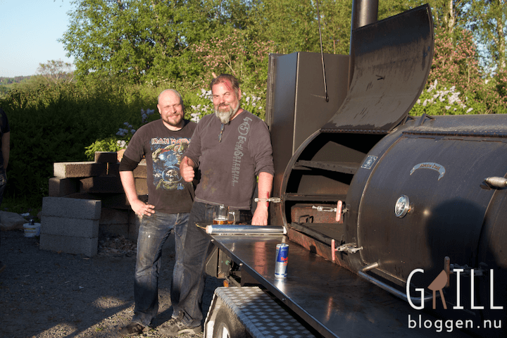 FLAMING PIG BBQ 111