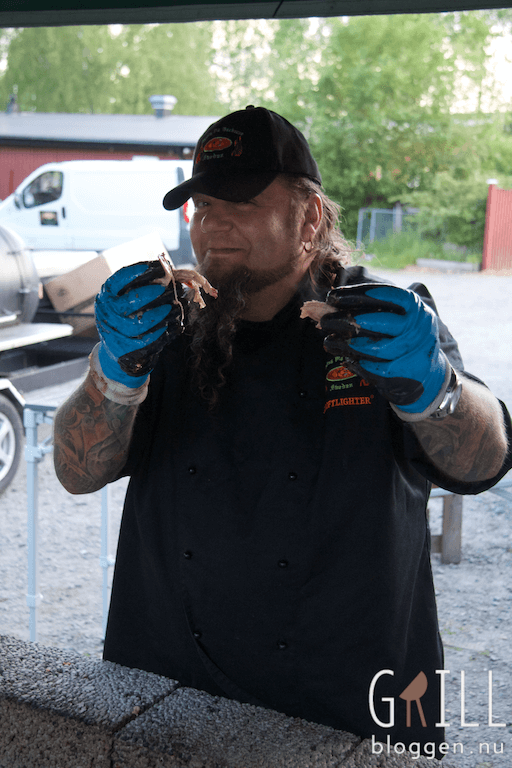 FLAMING PIG BBQ 121